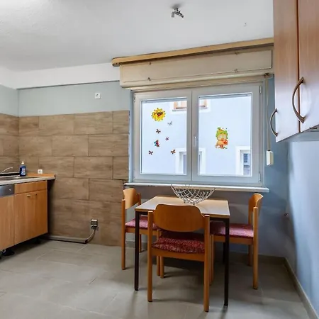 Authentic Apartment In Lehrberg Near Lehrberger Kappl