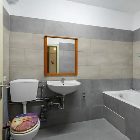 Authentic Apartment In Lehrberg Near Lehrberger Kappl