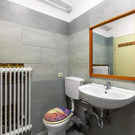 Authentic Apartment In Lehrberg Near Lehrberger Kappl